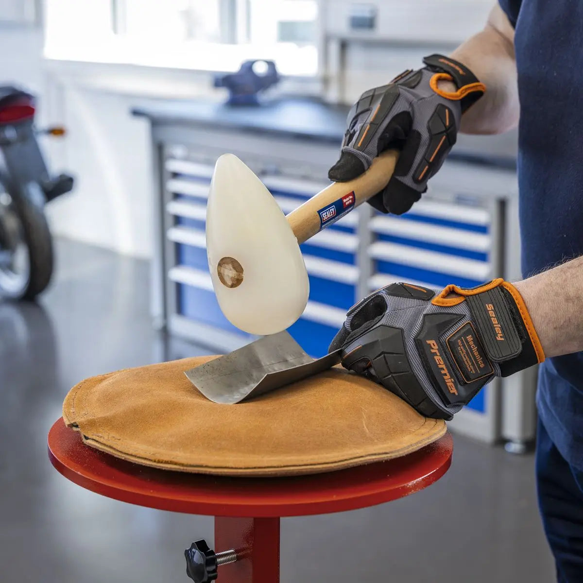 Sealey Leather Panel Beating Sandbag for Metal Forming 12  White Rose Tools