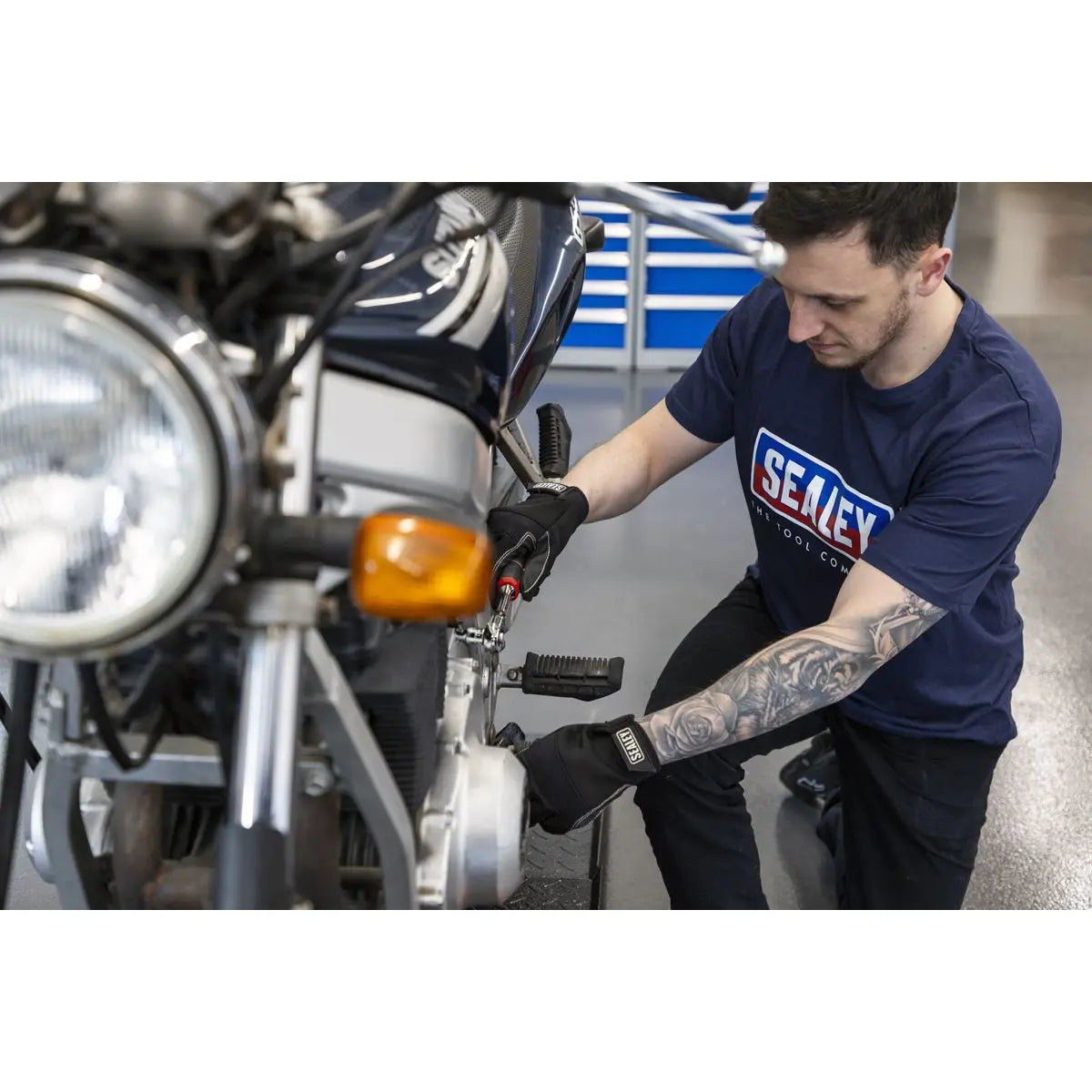 Sealey Logo T-Shirt - Large White Rose Tools