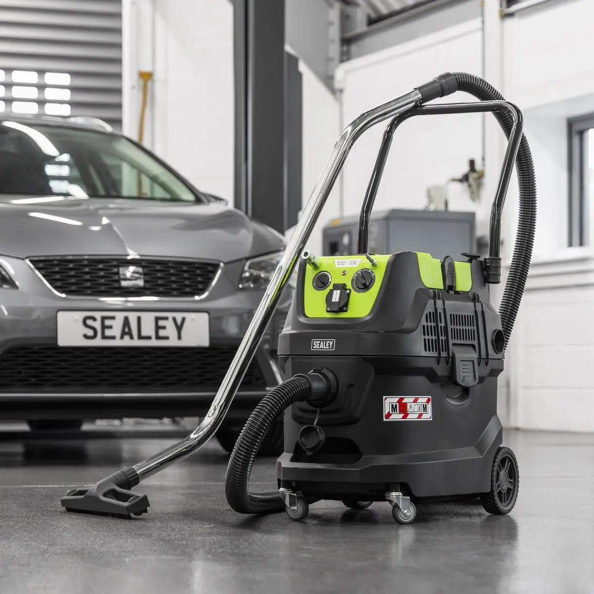 Sealey M Class Dust-Free Industrial Wet & Dry Vacuum Cleaner 40L with Autostart for Air/Electric Power Tools 1600W/230V White Rose Tools