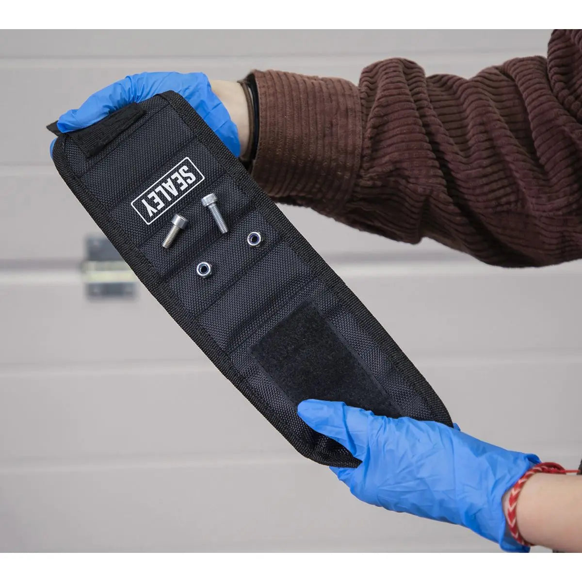 Sealey Magnetic Wristband White Rose Tools