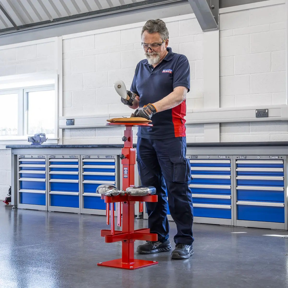 Sealey Metal Shaping Station for holding T-Dollies & Sandbags White Rose Tools