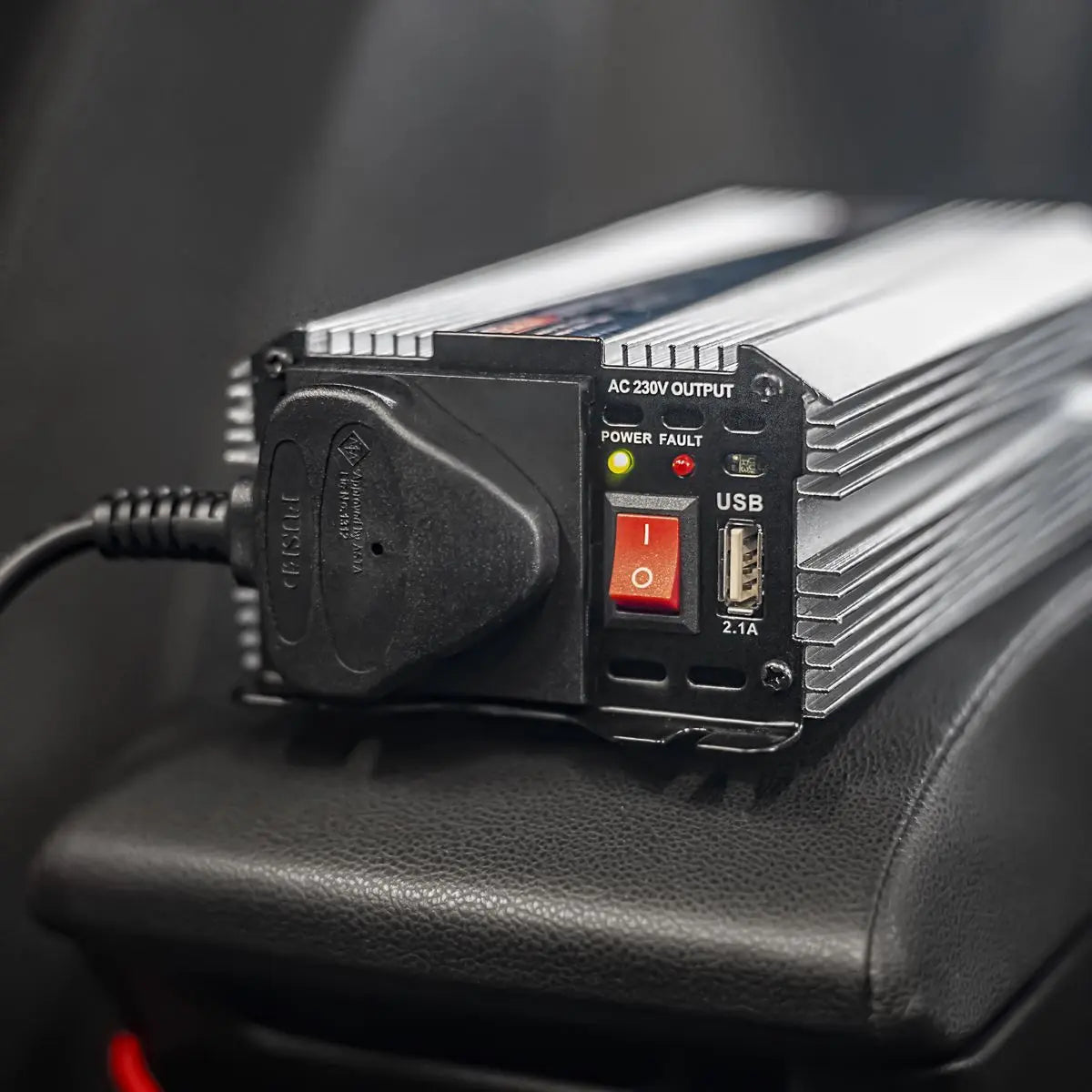 Sealey Modified Sine Wave Power Inverter 500W 12V DC - 230V ~ 50Hz White Rose Tools