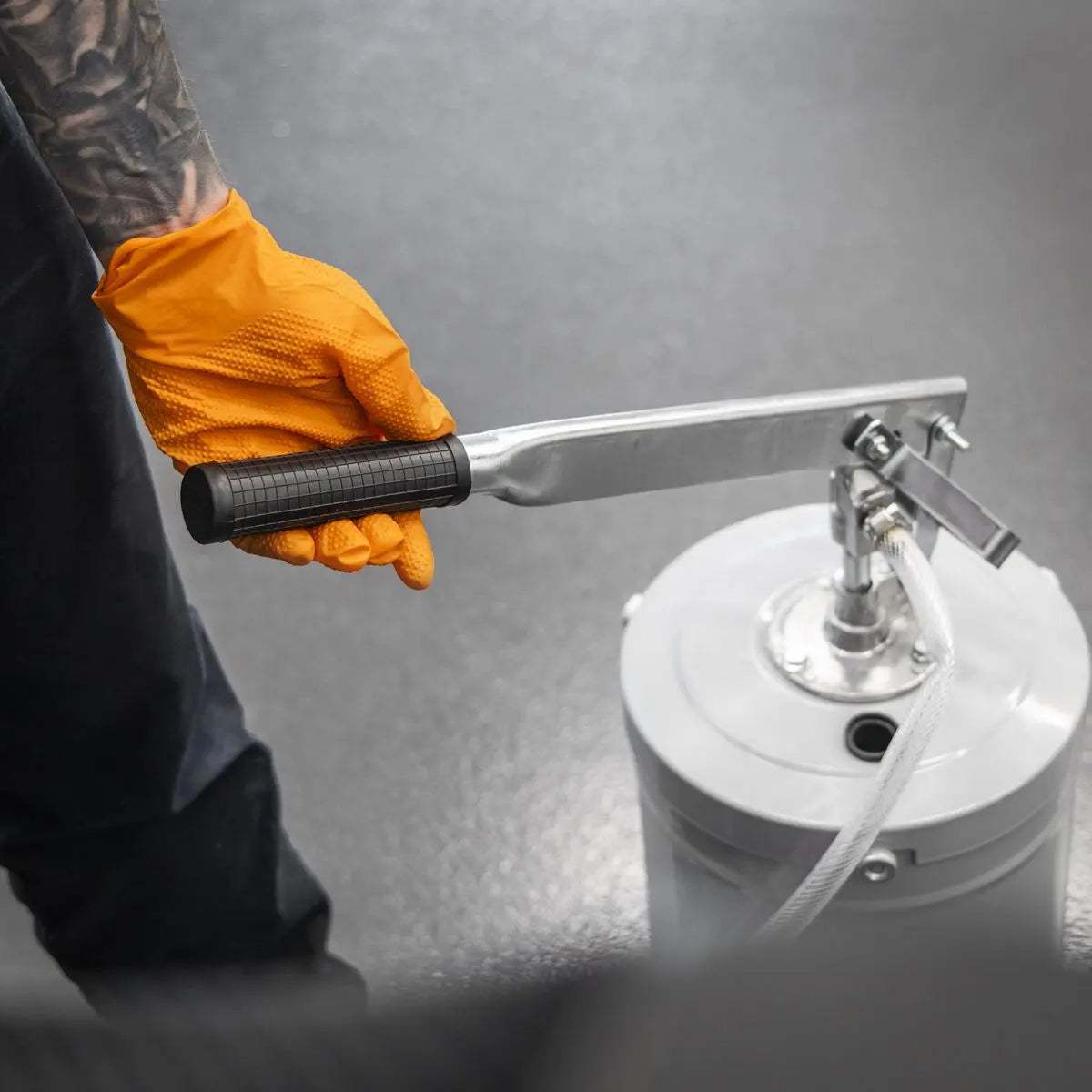 Sealey Oil Dispensing Unit 14L White Rose Tools