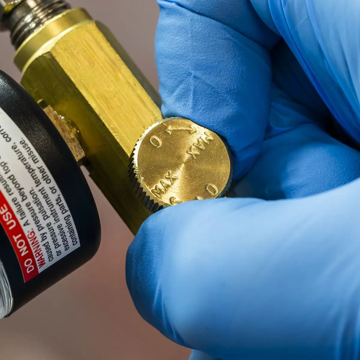 Sealey On-Gun Regulator with Gauge