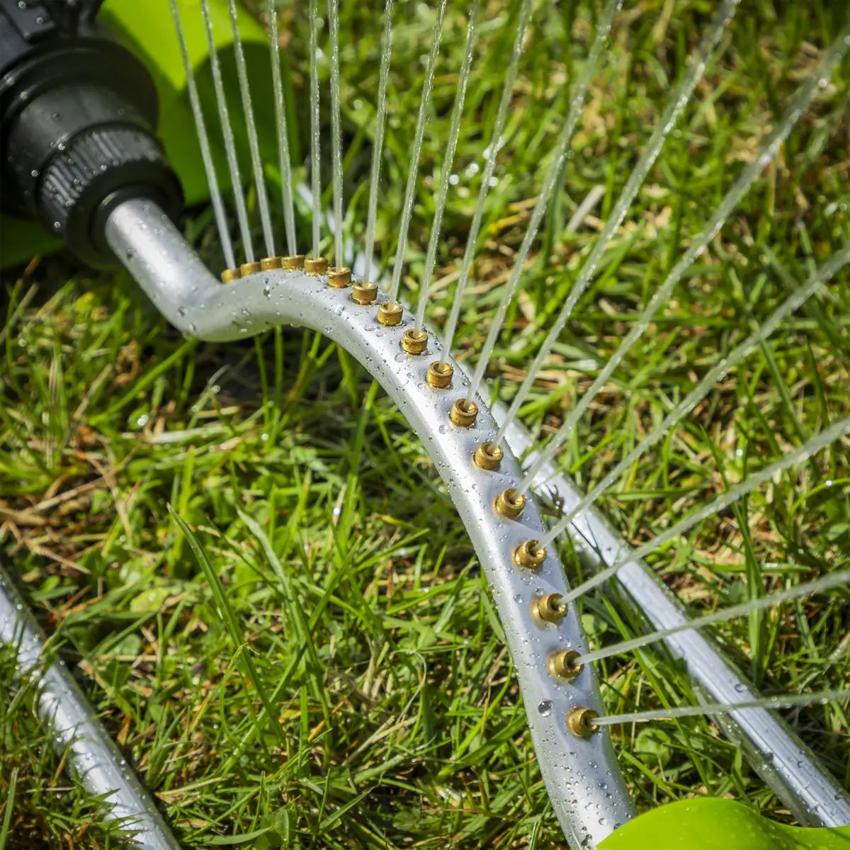 Sealey Oscillating Sprinkler - Brass Heads 17 Nozzle White Rose Tools