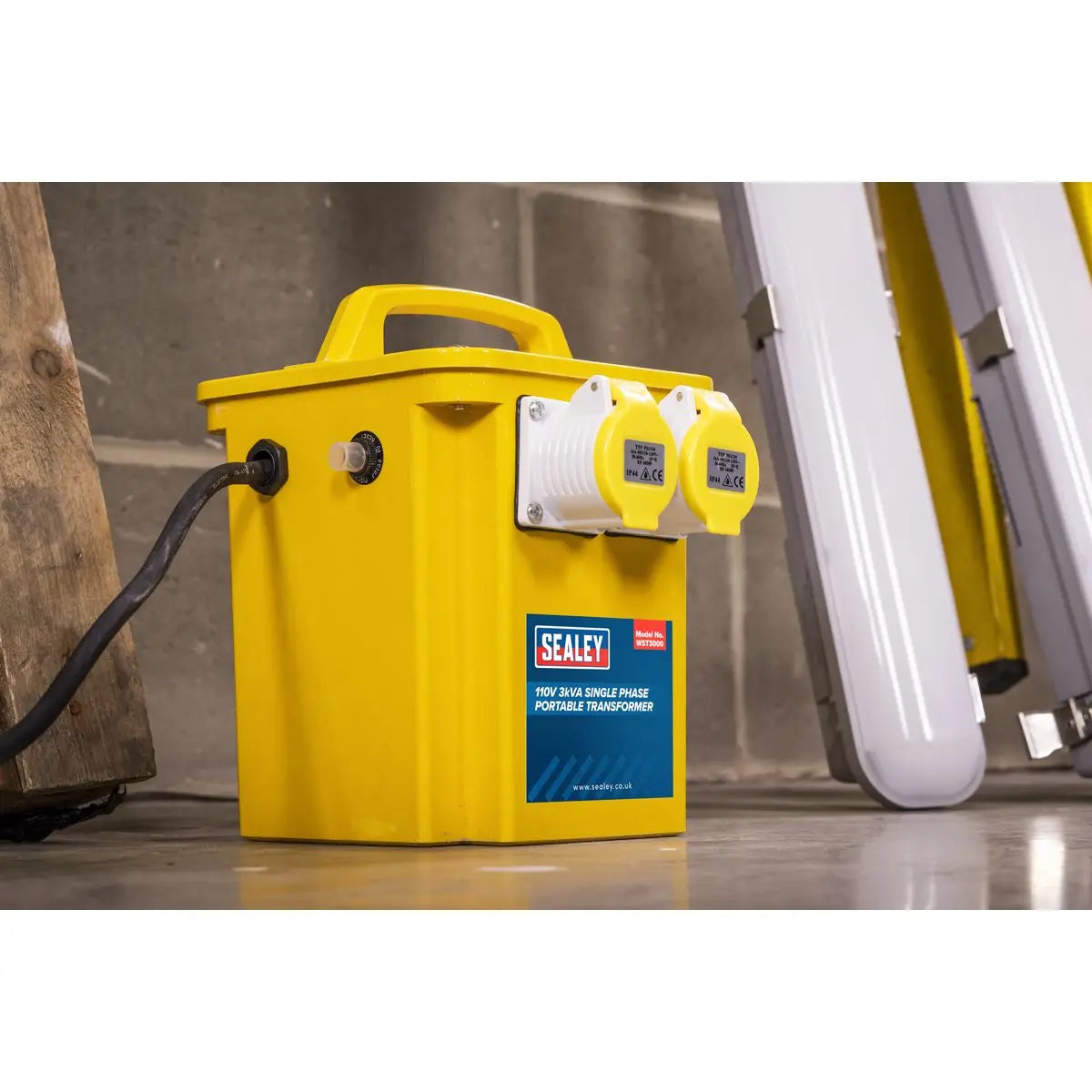 Sealey Portable Transformer 3000VA White Rose Tools