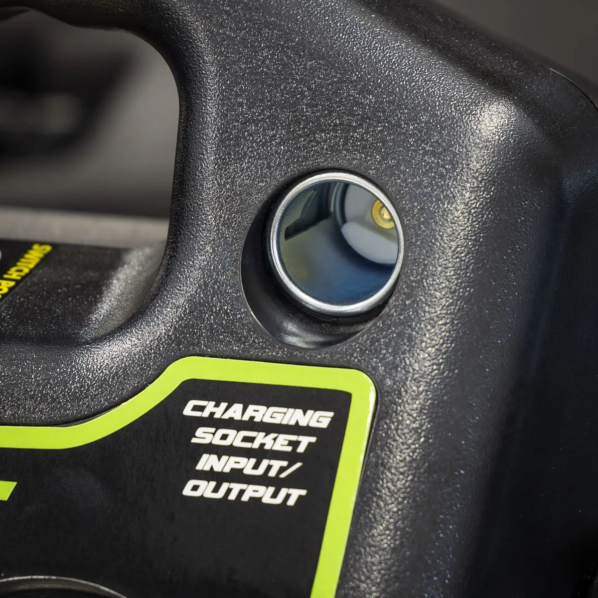 Sealey Premier 12/24V Premier RoadStart® Jump Starter 5000A White Rose Tools