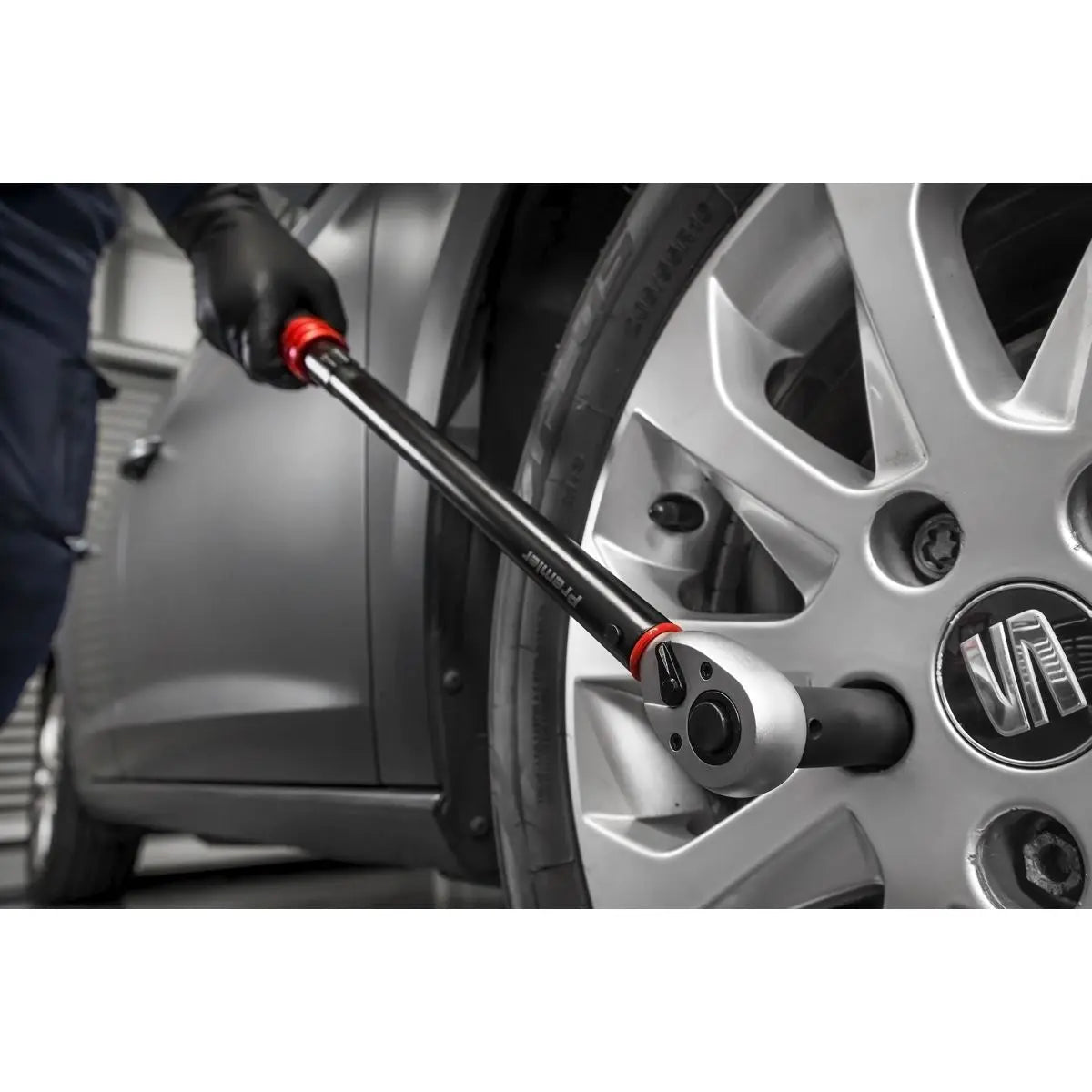 Sealey Premier Black Torque Wrench Micrometer 1/2"Sq Drive Calibrated 60-330Nm - Premier Black White Rose Tools