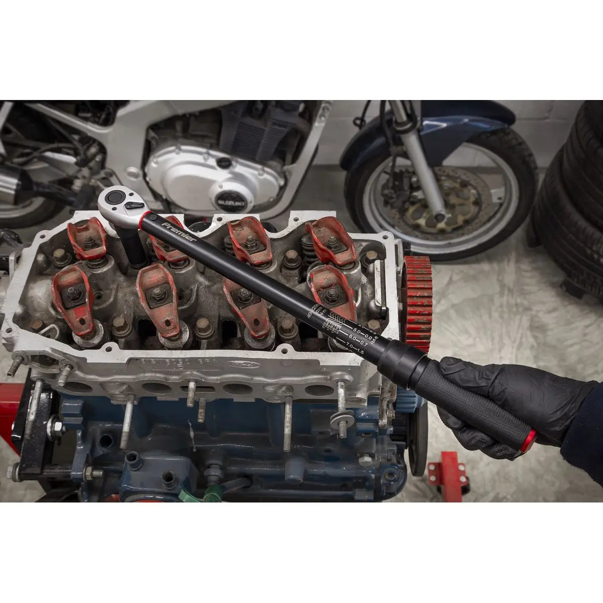 Sealey Premier Black Torque Wrench Micrometer Style 1/2"Sq Drive Calibrated 40-220Nm - Premier Black White Rose Tools