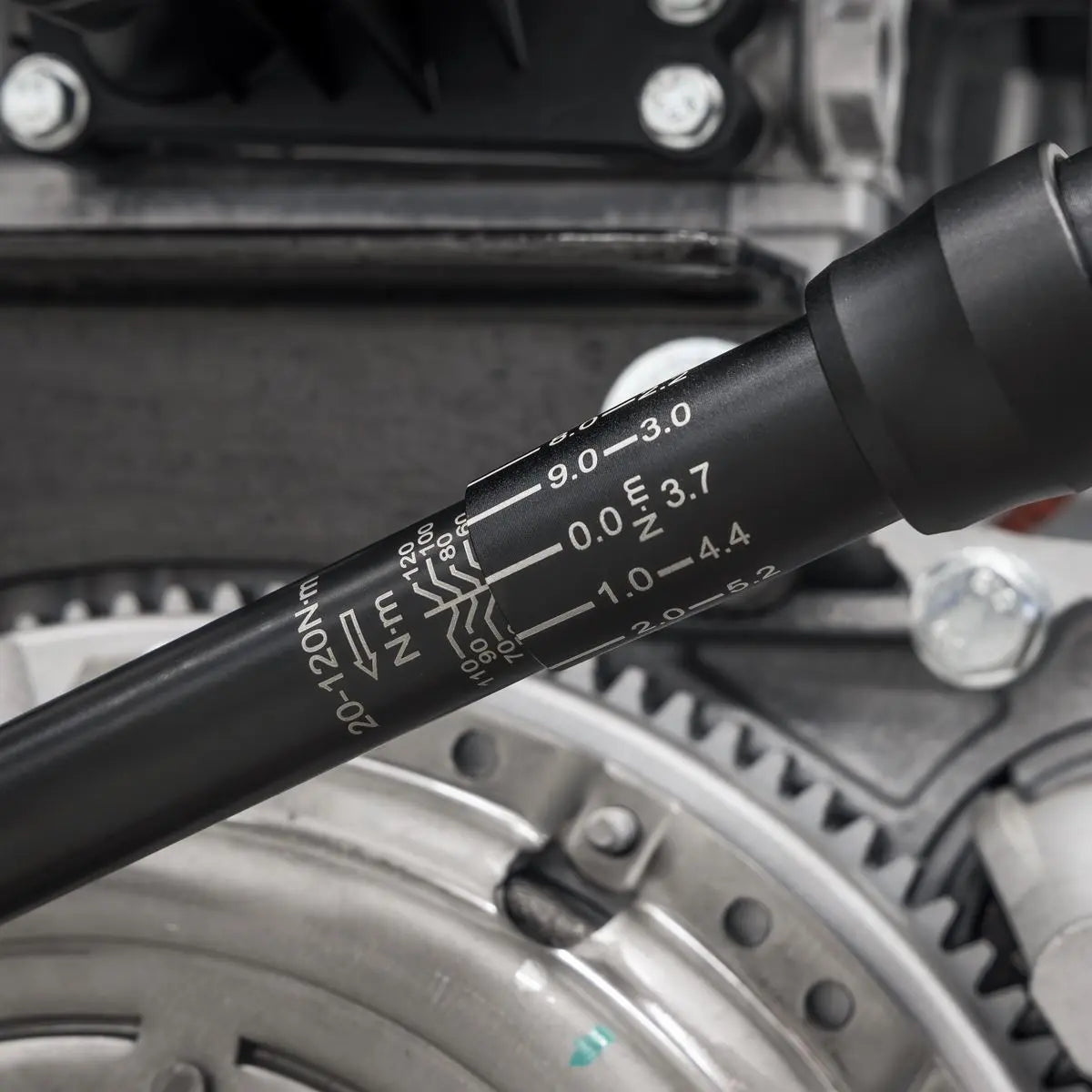 Sealey Premier Black Torque Wrench Micrometer Style 3/8"Sq Drive Calibrated 20-120Nm - Premier Black White Rose Tools