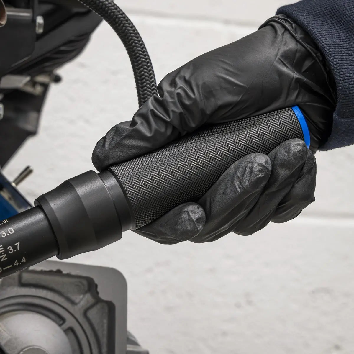 Sealey Premier Black Torque Wrench Micrometer Style 3/8"Sq Drive Calibrated 20-120Nm - Premier Black White Rose Tools