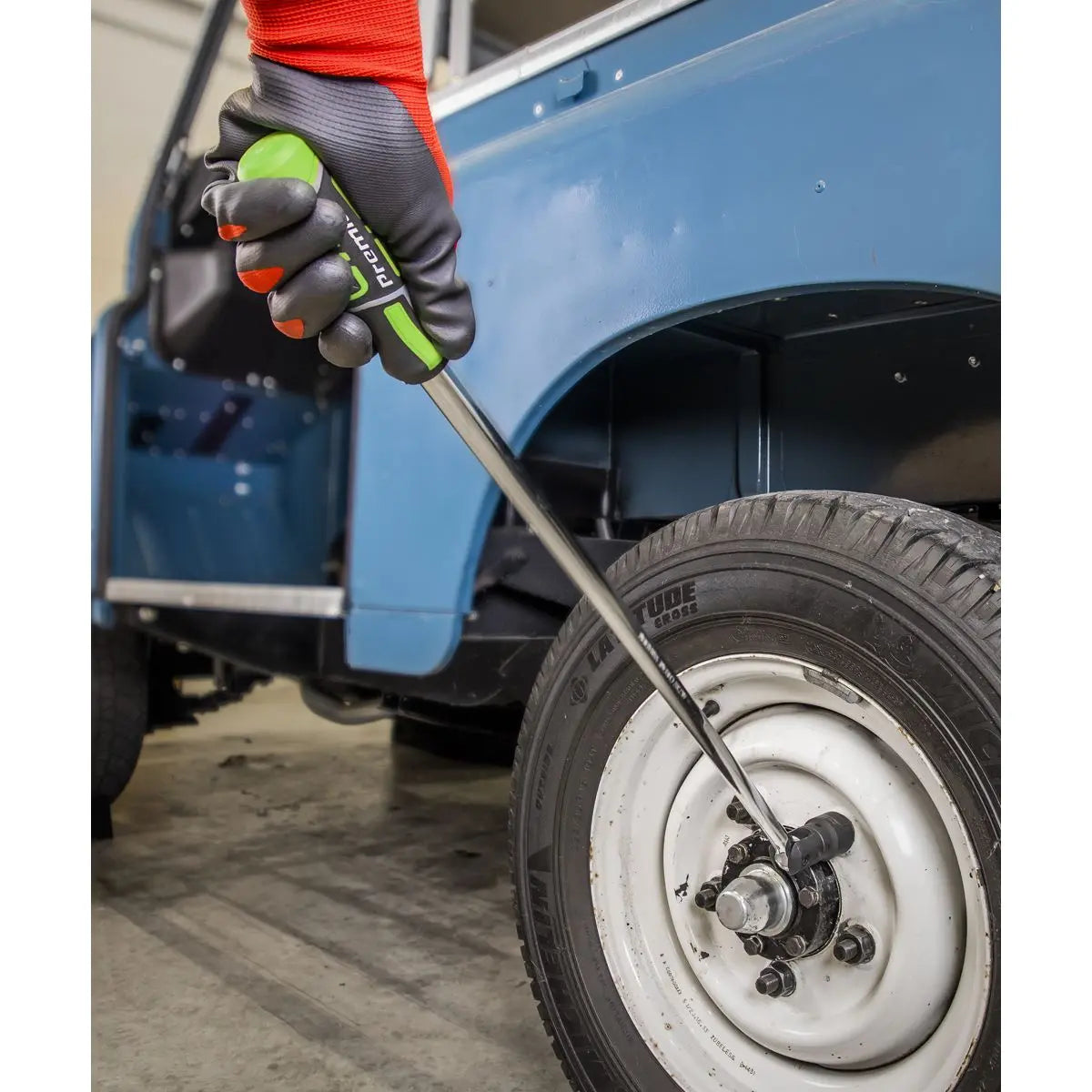 Sealey Premier Breaker Bar 1/2"Sq Drive 750mm - Hi-Vis