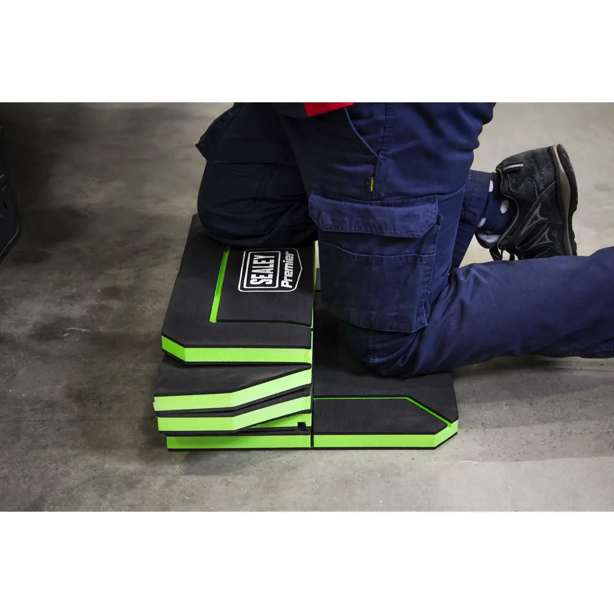 Sealey Premier Folding Mechanic's Work Mat Premier 31mm  White Rose Tools