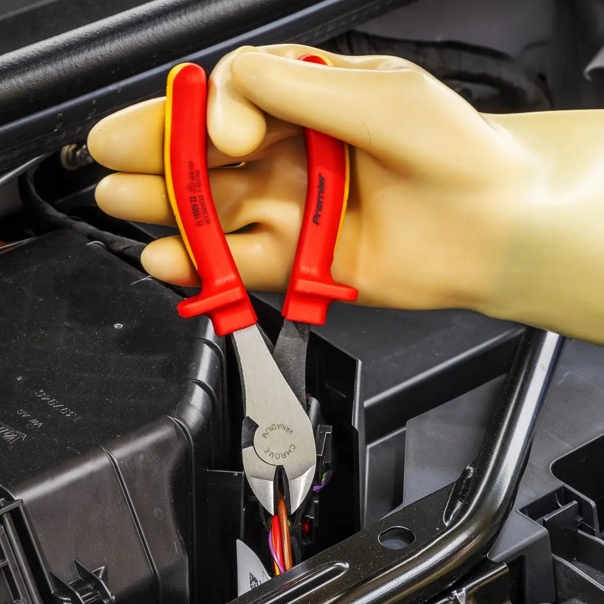 Sealey Premier Insulated Cutting Set 3pc with Tool Tray - VDE Approved White Rose Tools