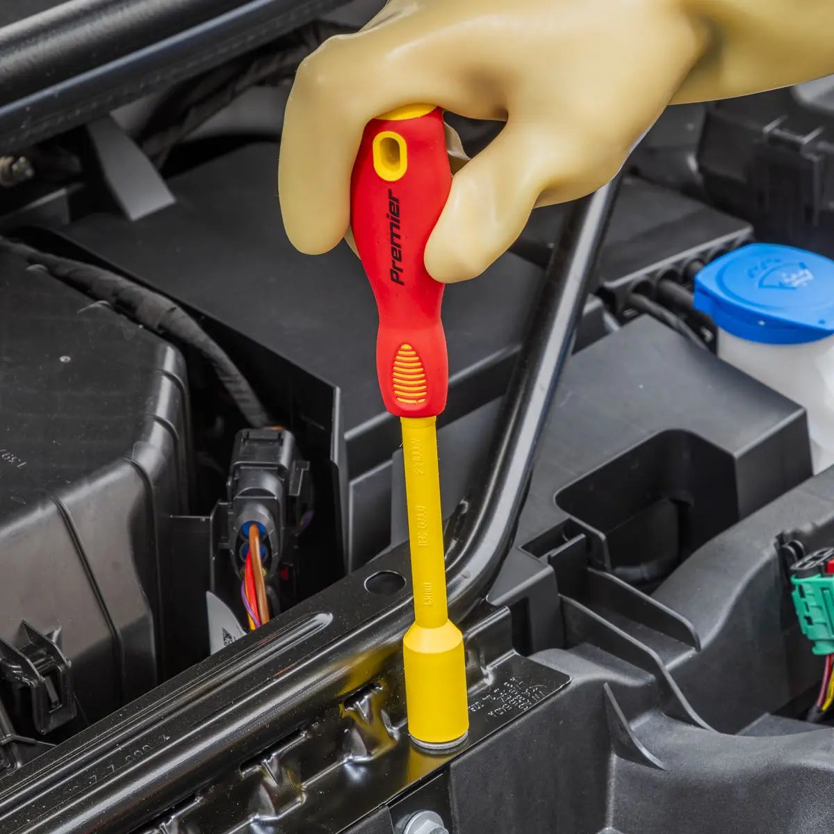 Sealey Premier Insulated Nut Driver Set 5pc with Tool Tray - VDE Approved White Rose Tools