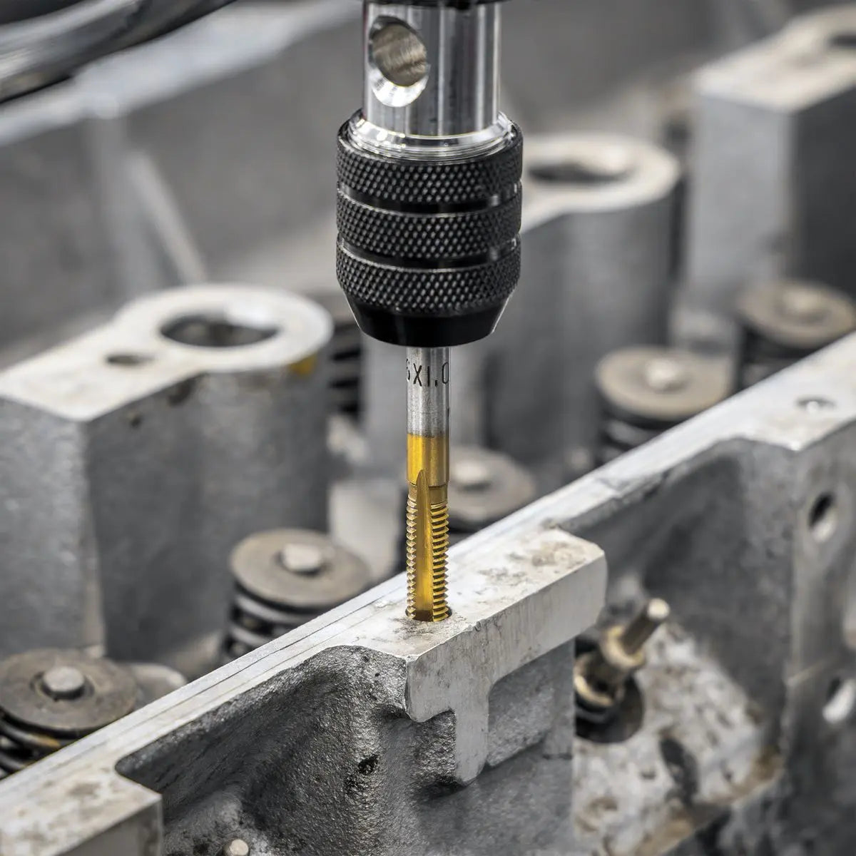 Sealey Premier Metric & SAE/Imperial Titanium Coated Hexagonal Tap & Die Set 46pc White Rose Tools