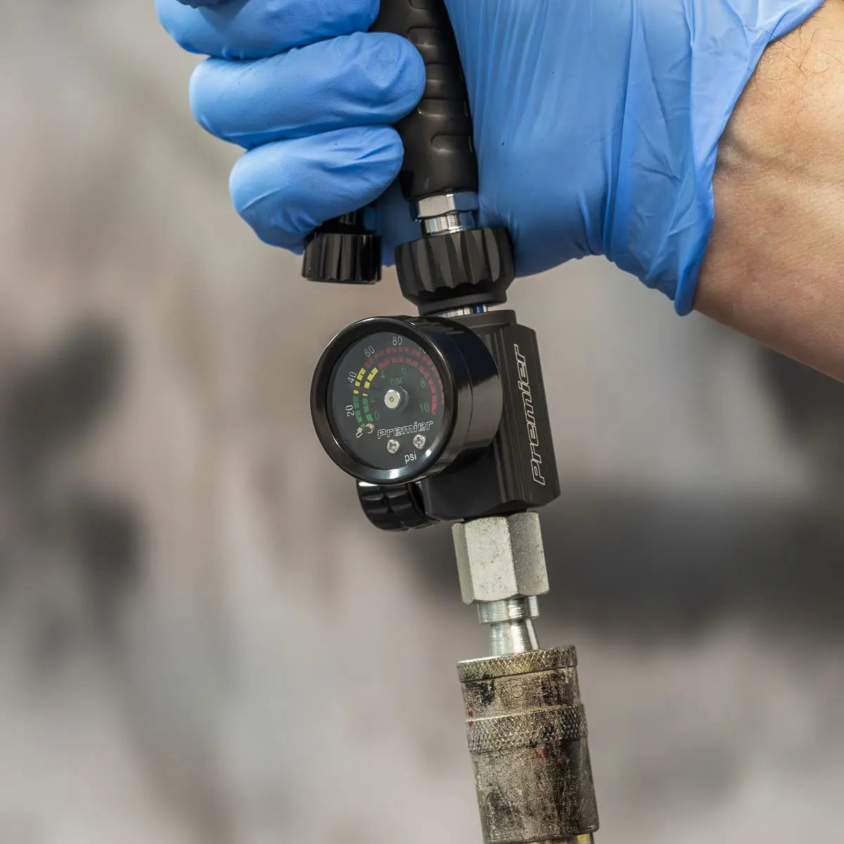 Sealey Premier On-Gun Air Pressure Regulator/Gauge with Glass Lens White Rose Tools