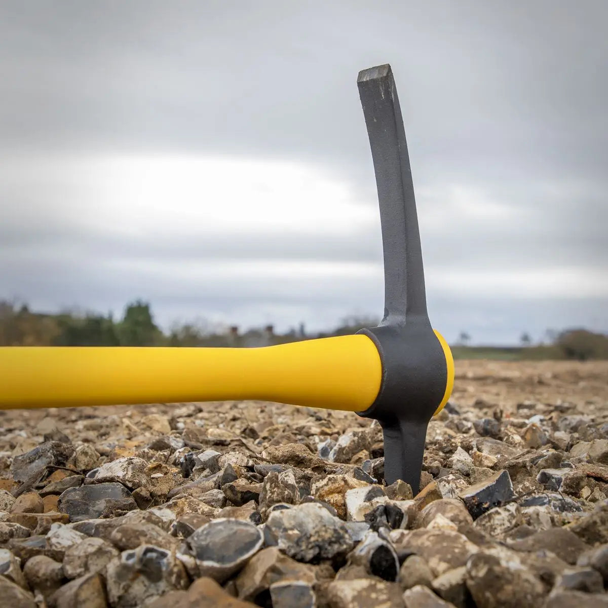 Sealey Premier Railroad Pick Axe with Fibreglass Handle  White Rose Tools