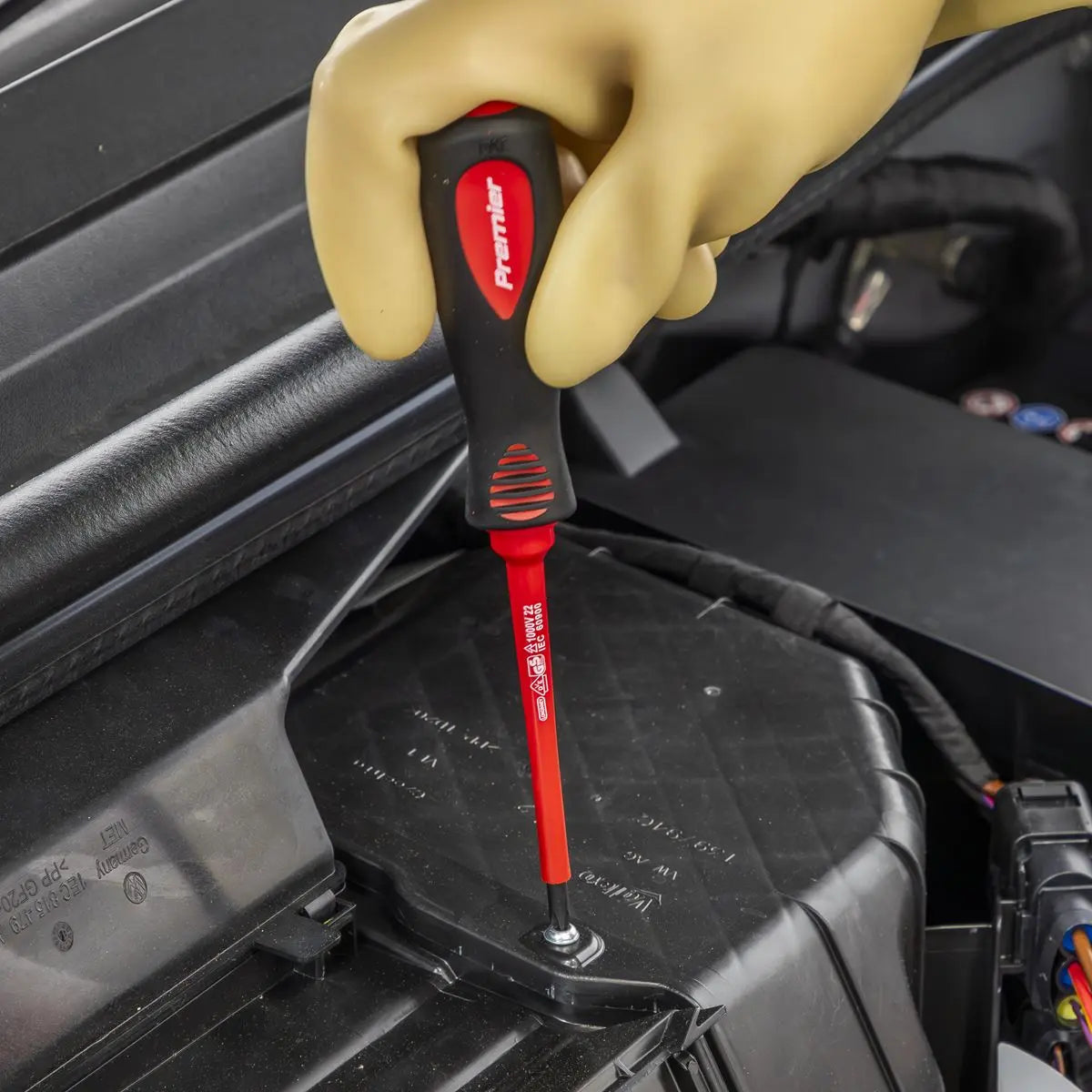 Sealey Premier Screwdriver Set 7pc VDE Approved White Rose Tools