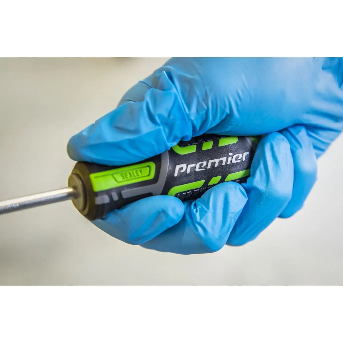 Sealey Premier Screwdriver & Bit Set 33pc GripMAX® - Hi-Vis