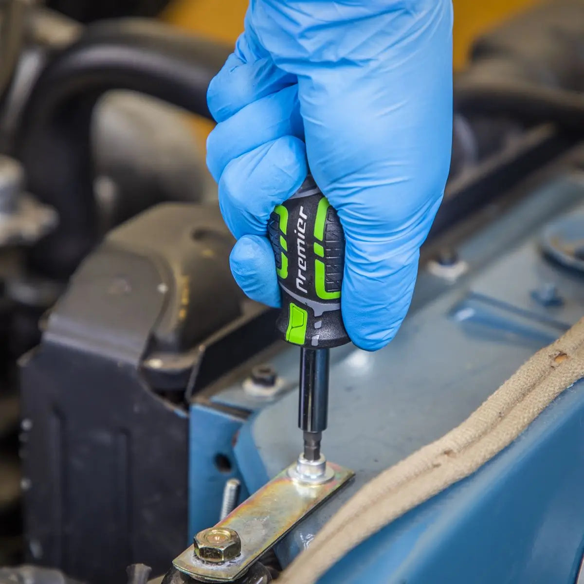 Sealey Premier Screwdriver & Bit Set 33pc GripMAX® - Hi-Vis