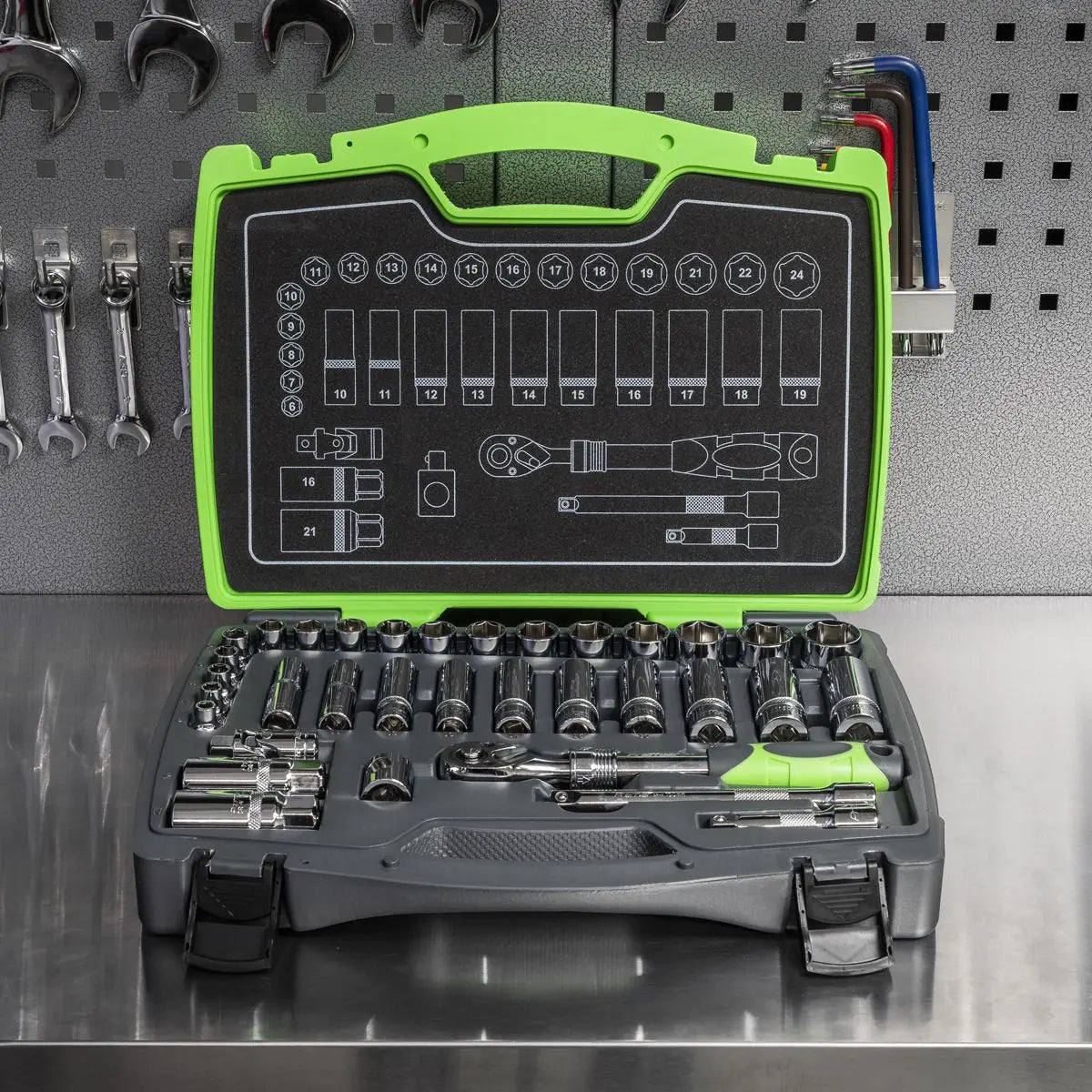 Sealey Premier Socket Set 34pc 3/8"Sq Drive 6pt WallDrive® Metric