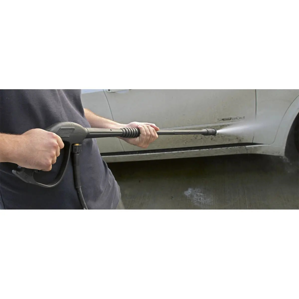 Sealey Professional Pressure Washer 140bar with Accessories  White Rose Tools