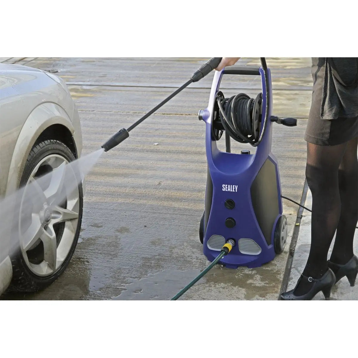 Sealey Professional Pressure Washer 140bar with Accessories  White Rose Tools