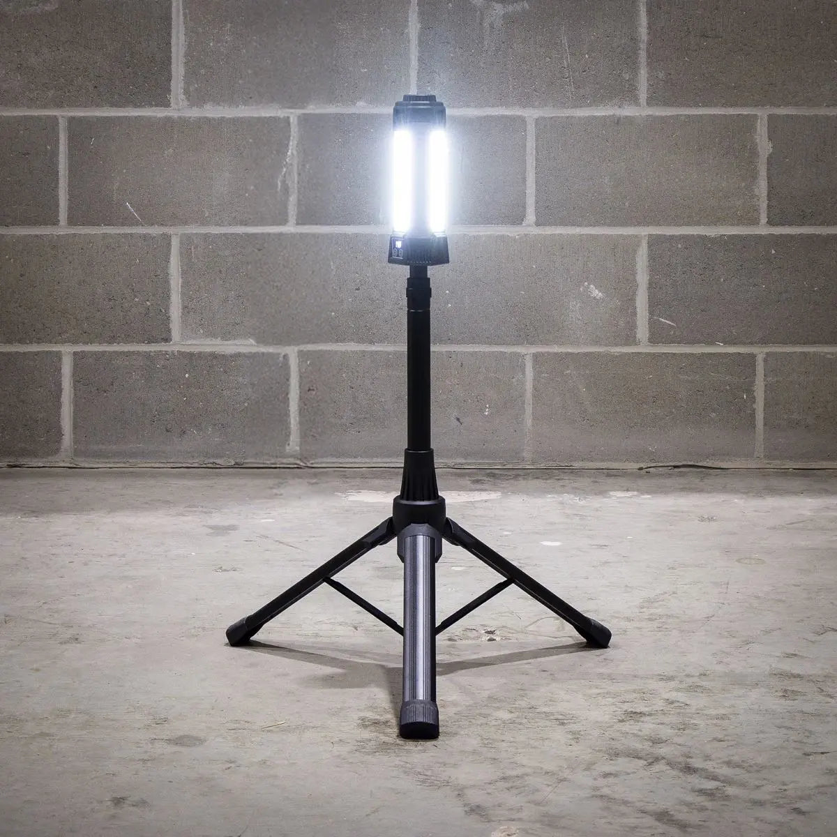 Sealey Rechargeable Flexible Floodlight with Tripod 24W COB LED & 5W SMD LED White Rose Tools