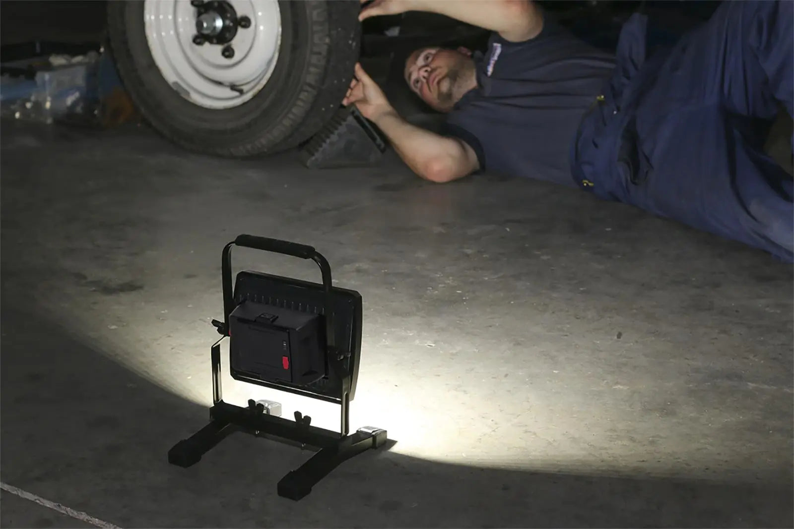 Sealey Rechargeable Floodlight 20W SMD Extra Battery 1400 Lumens Site Light