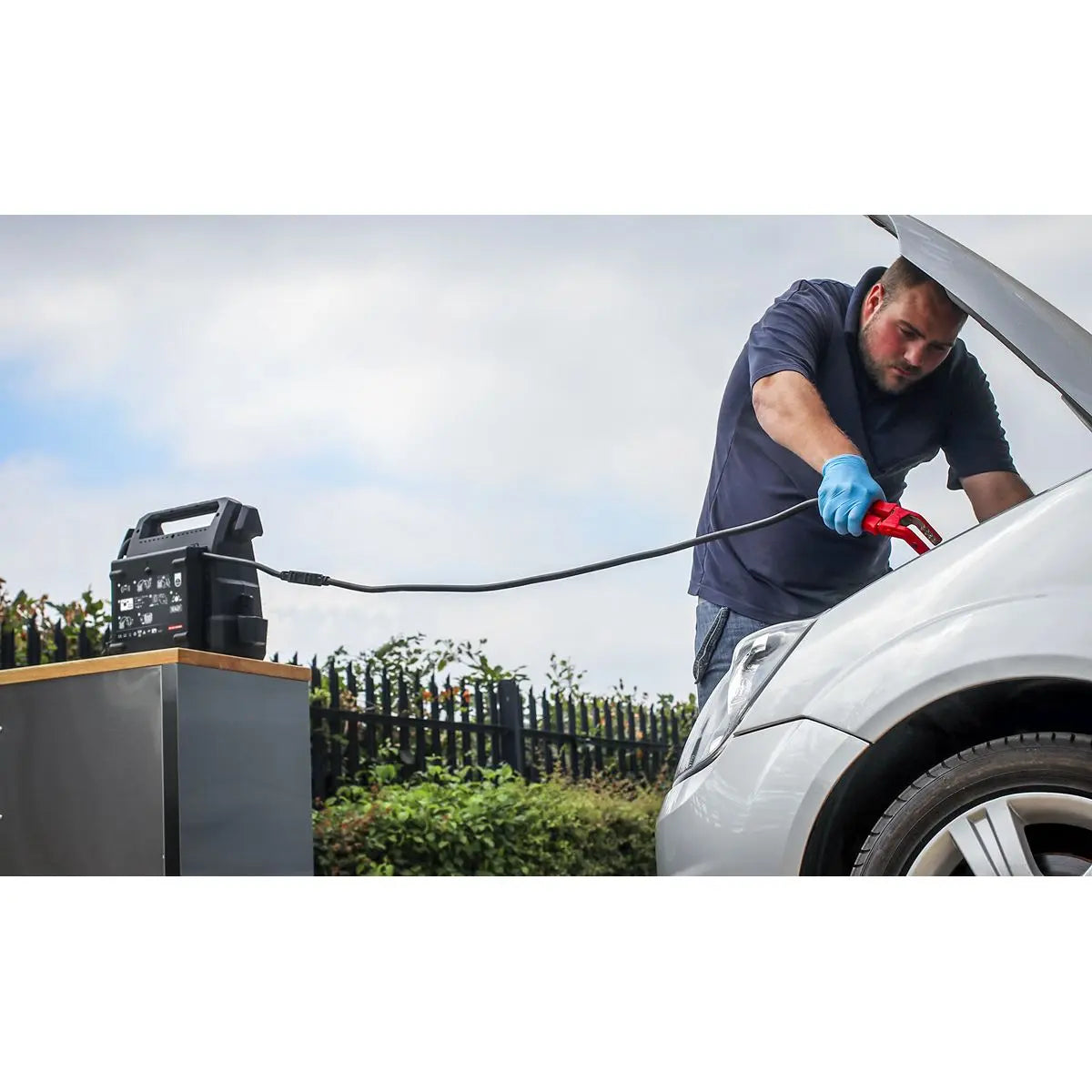 Sealey RoadStart® Emergency Jump Starter 12/24V 4600 Peak Amps - DEKRA Approved