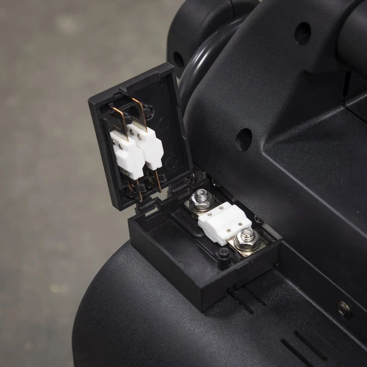 Sealey RoadStart® Emergency Jump Starter 12/24V 6L 8-Cylinder