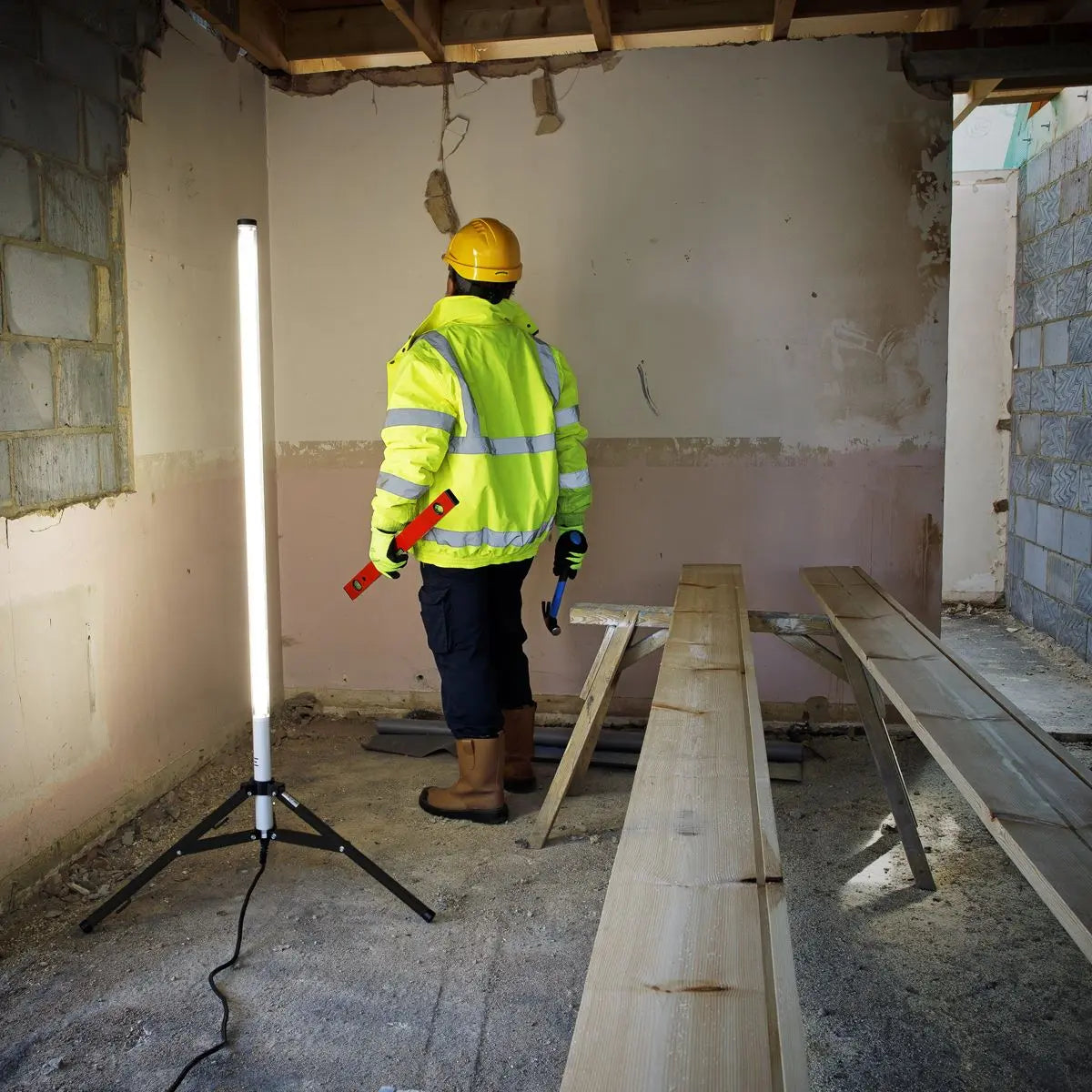 Sealey Slim Standing Floodlight 360° 60W SMD LED 230V White Rose Tools