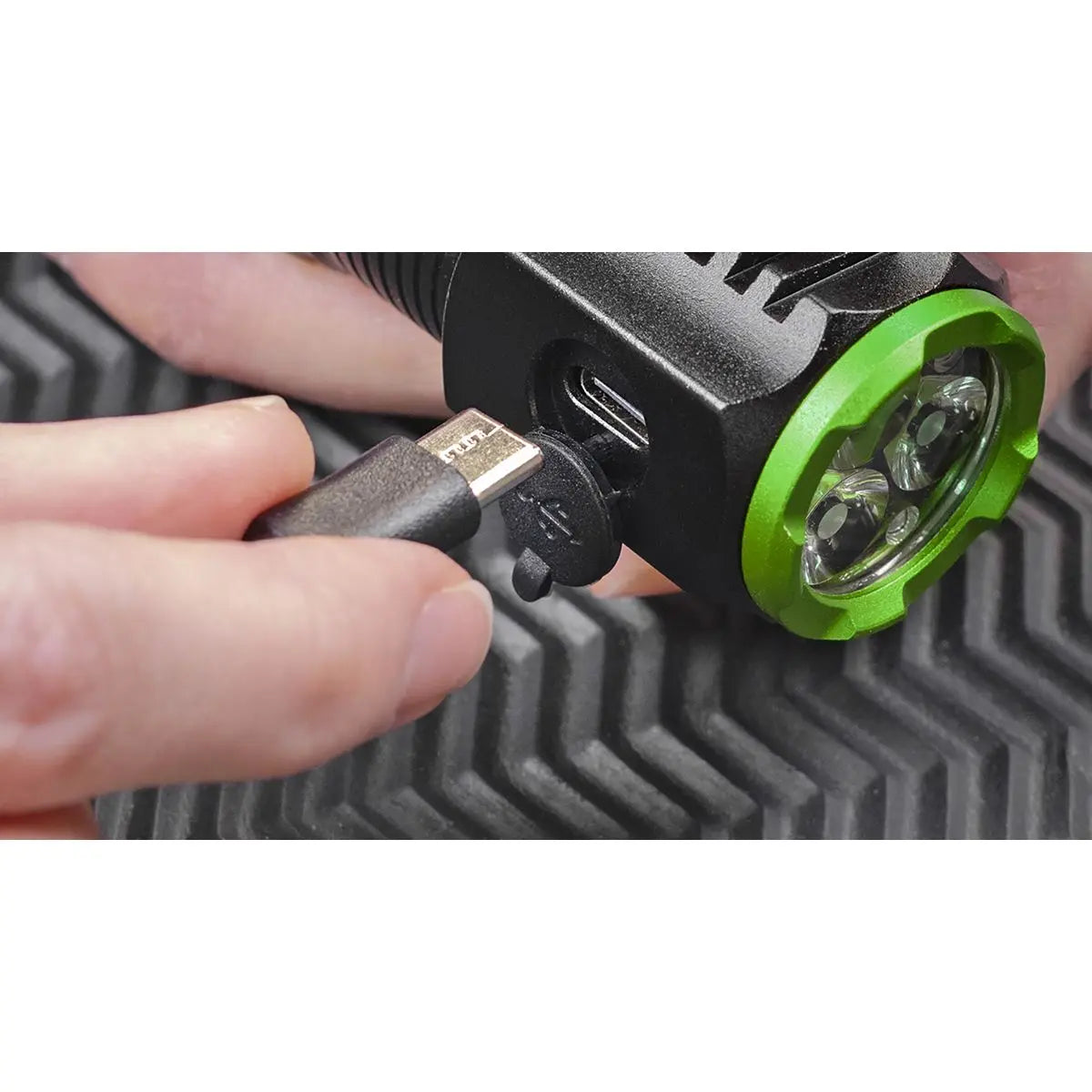 Sealey Super Beam 2500lm Rechargeable SMD LED 24W Pocket Light  White Rose Tools