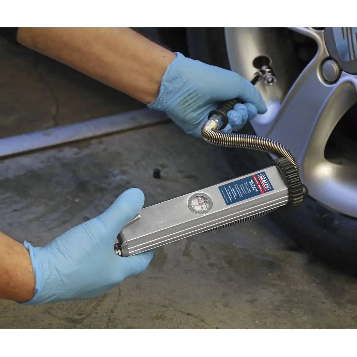 Sealey Tyre Inflator Long Type with Twin Push-On Connector