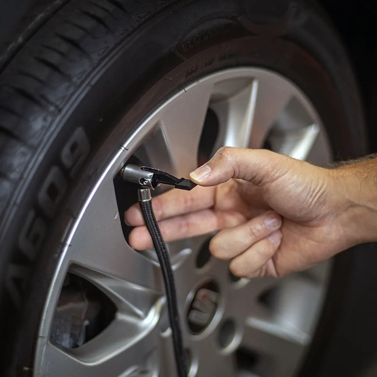 Sealey Tyre Inflator & High-Volume Air Pump 12V/230V AC White Rose Tools