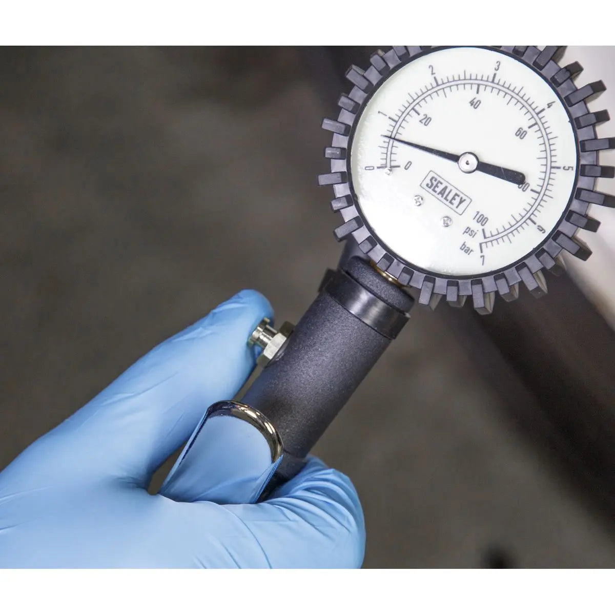 Sealey Tyre Inflator with Clip On Connector Glow in the Dark Dial