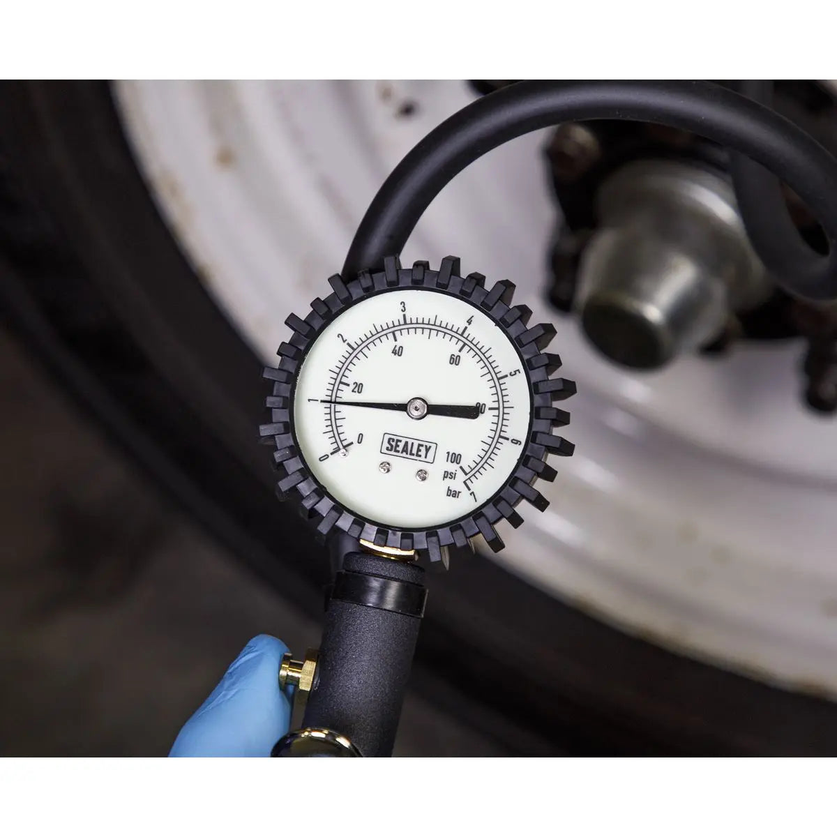 Sealey Tyre Inflator with Clip On Connector Glow in the Dark Dial