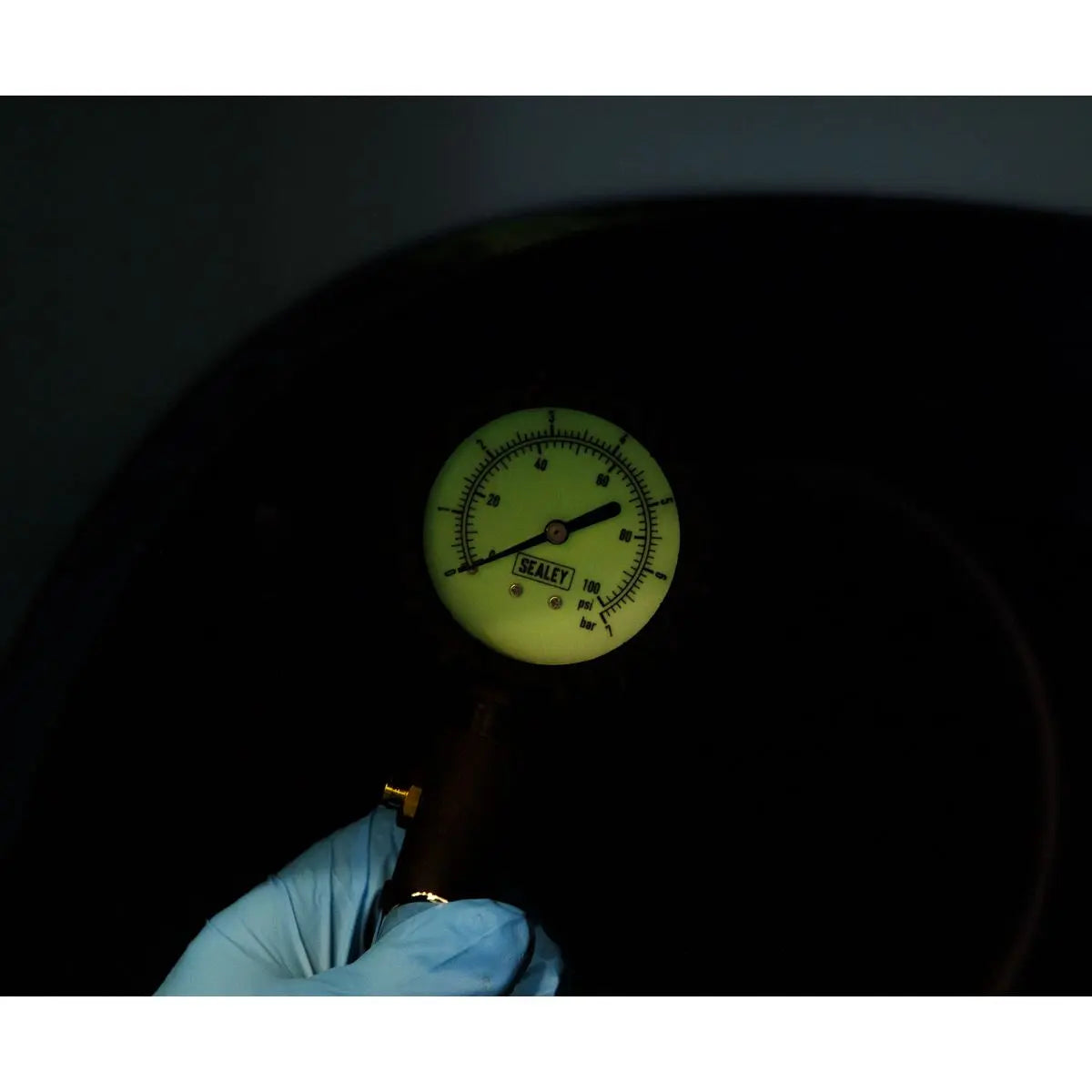 Sealey Tyre Inflator with Clip On Connector Glow in the Dark Dial