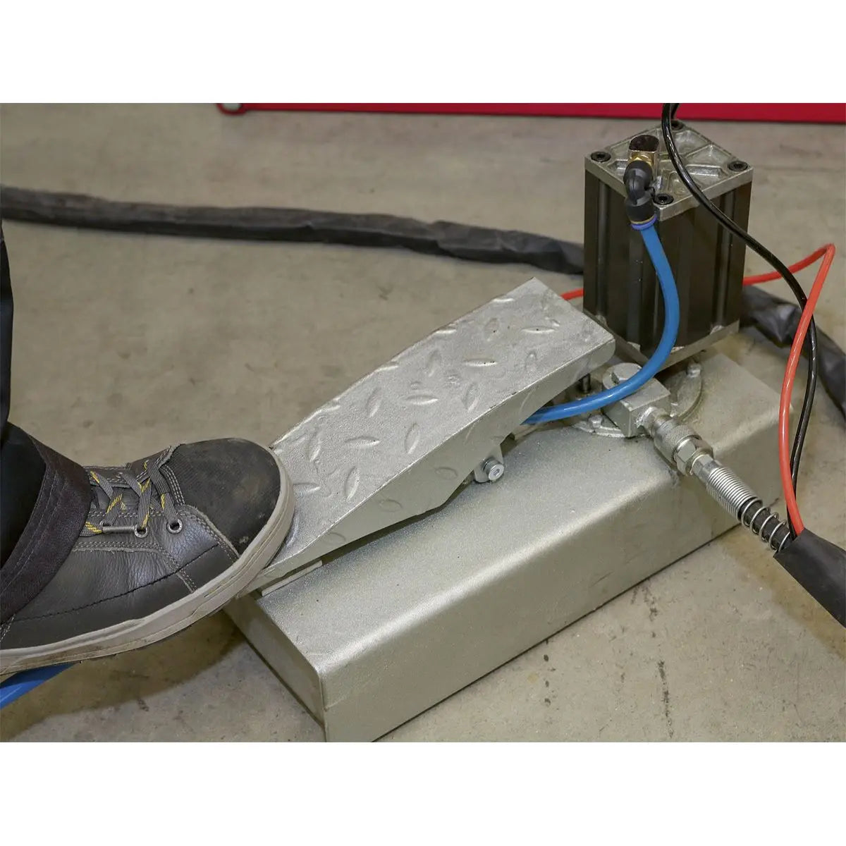 Sealey Vehicle Lift 2.5 Tonne Air/Hydraulic