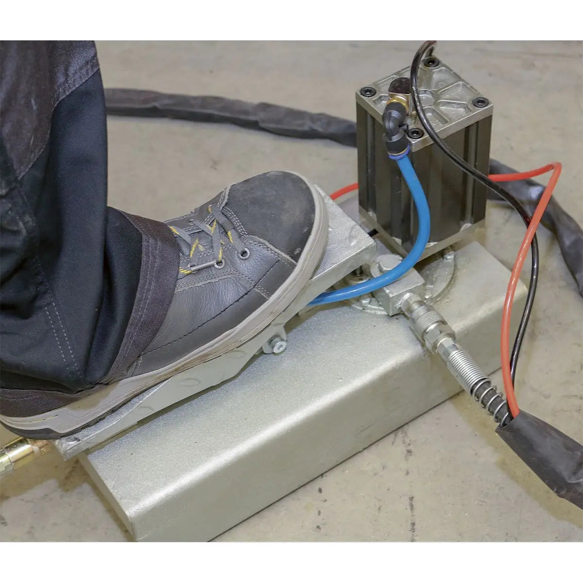 Sealey Vehicle Lift 2.5 Tonne Air/Hydraulic