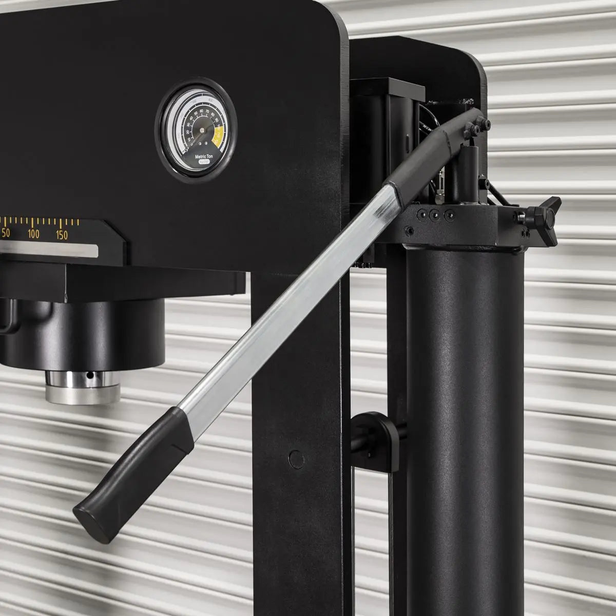 Sealey Viking Floor Type Air/Hydraulic Press with Sliding Ram & Foot Pedal 100 Tonne