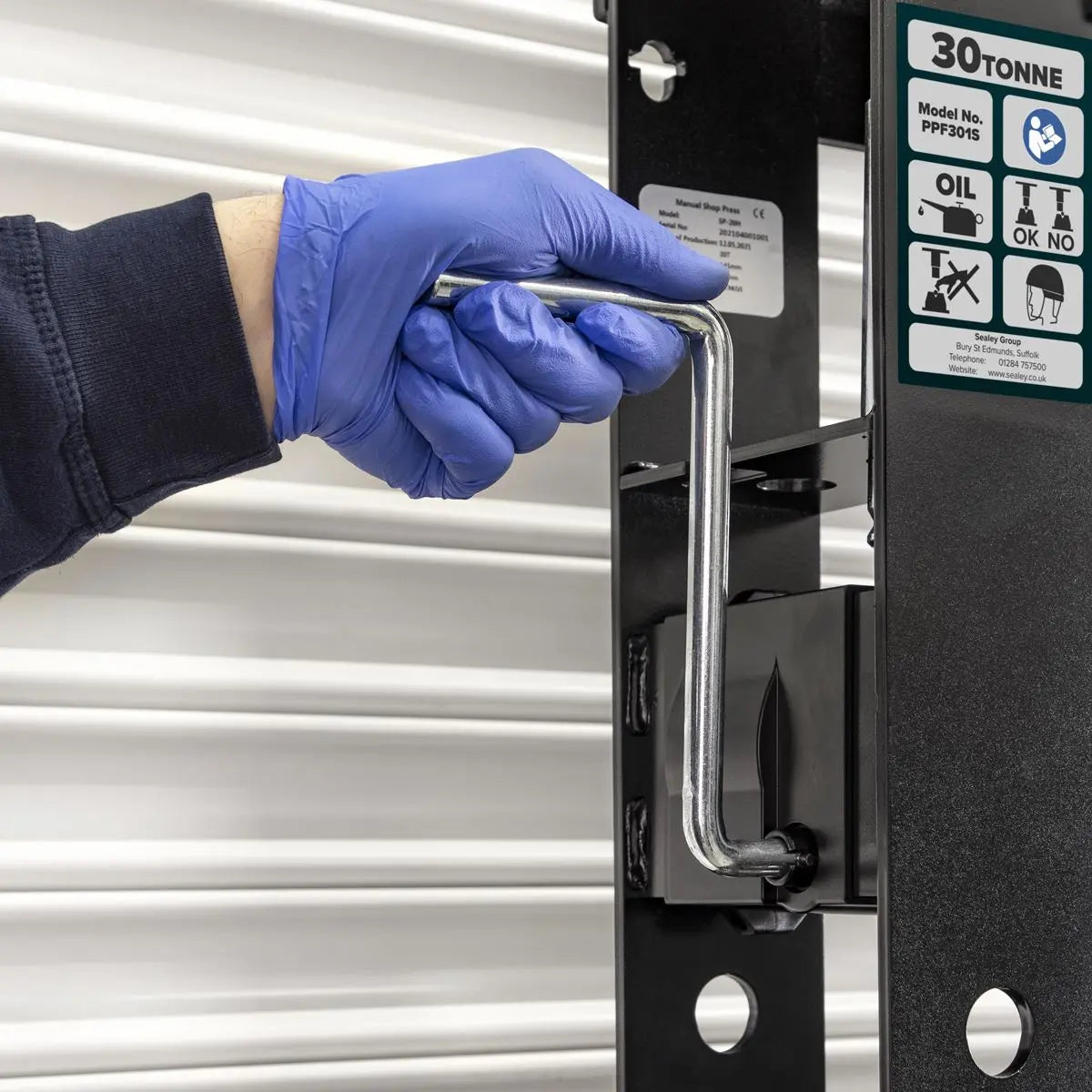 Sealey Viking Floor Type Air/Hydraulic Press with Sliding Ram & Foot Pedal 30 Tonne