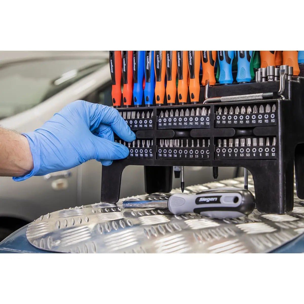 Siegen by Sealey Screwdriver, Bit & Nut Driver Set 100pc White Rose Tools