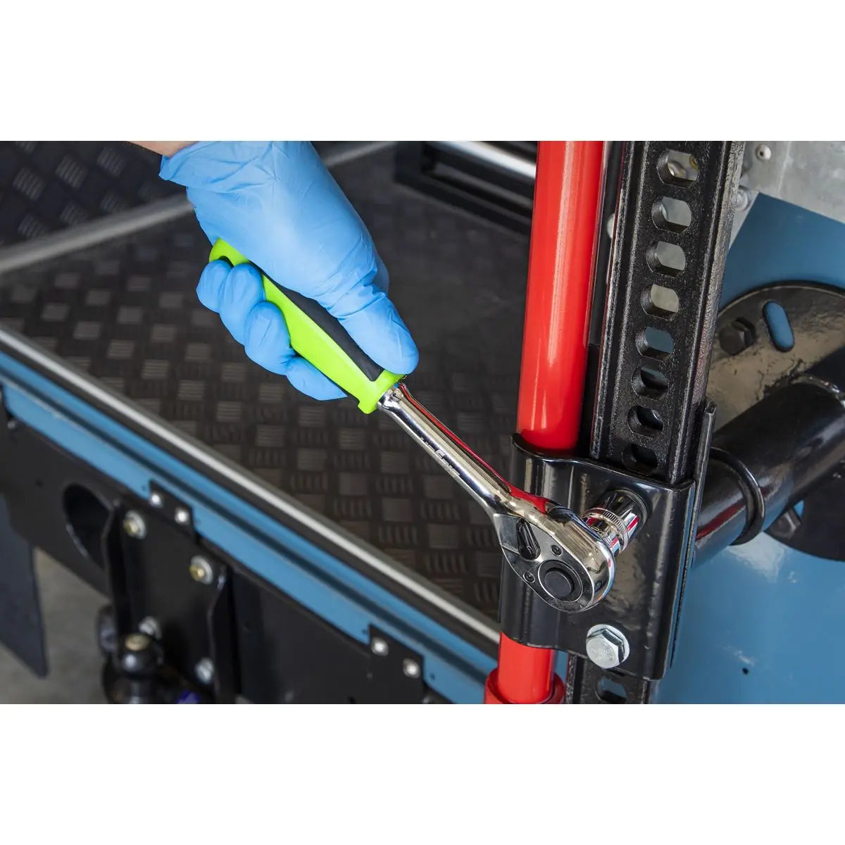 Siegen by Sealey Socket Set 17pc 1/2"Sq Drive 6pt WallDrive® Metric