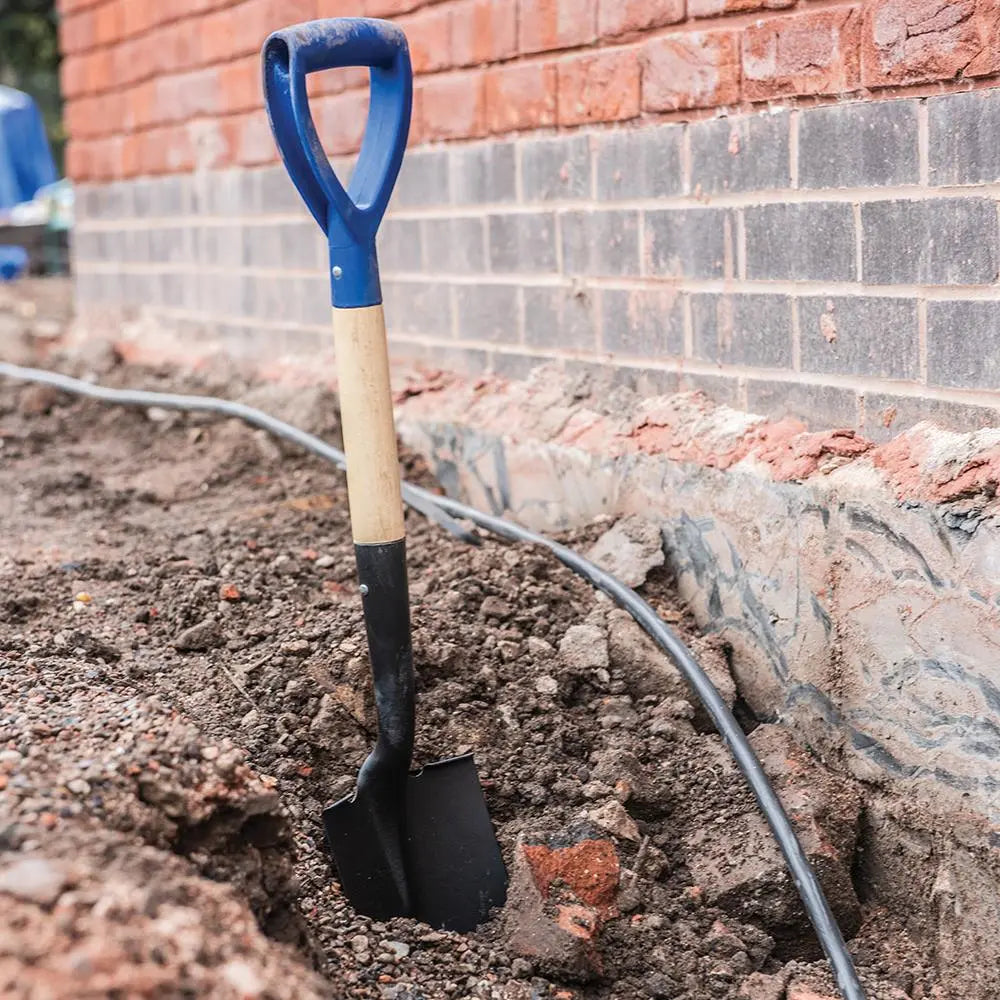 Silverline 700mm Mini Round Nose Spade Shovel Snow Garden Car