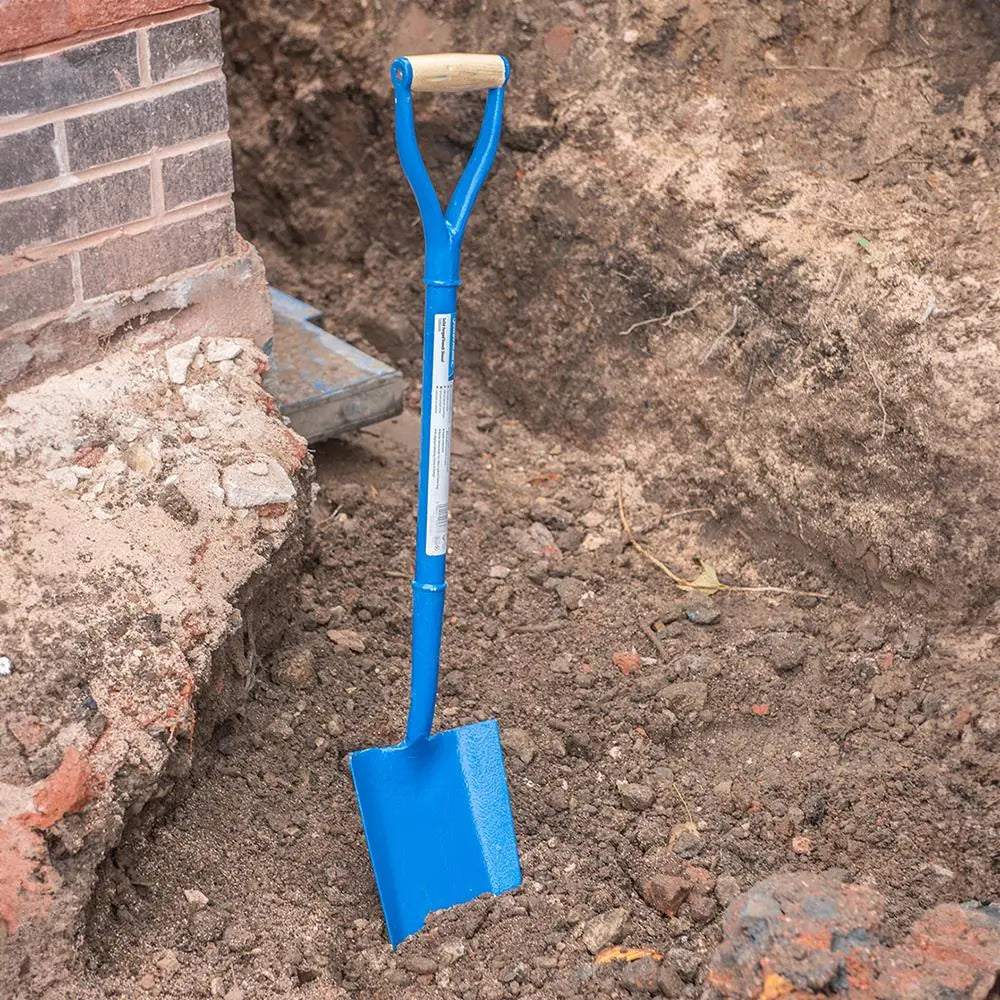 Silverline Solid Forged Trench Shovel 1000mm 783078  White Rose Tools