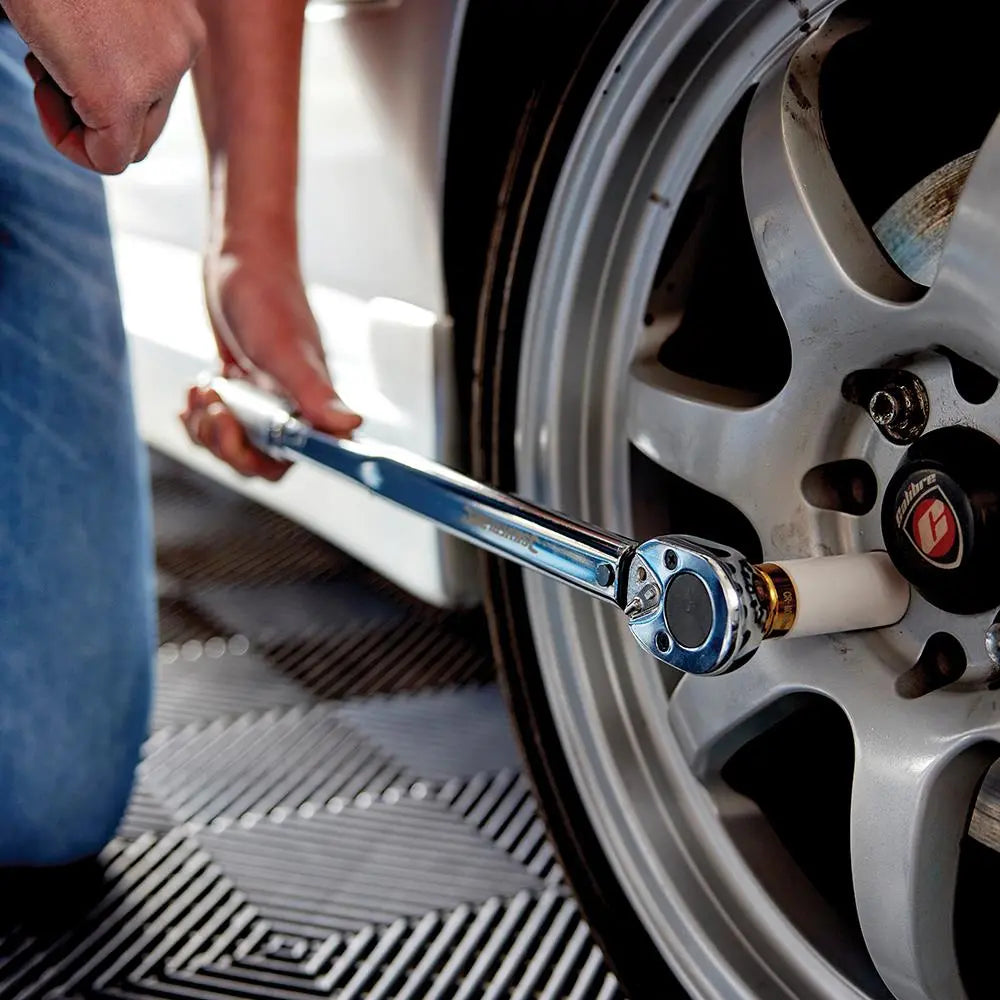 Silverline Torque Wrench 28 - 210Nm 1/2" Drive 633567  White Rose Tools