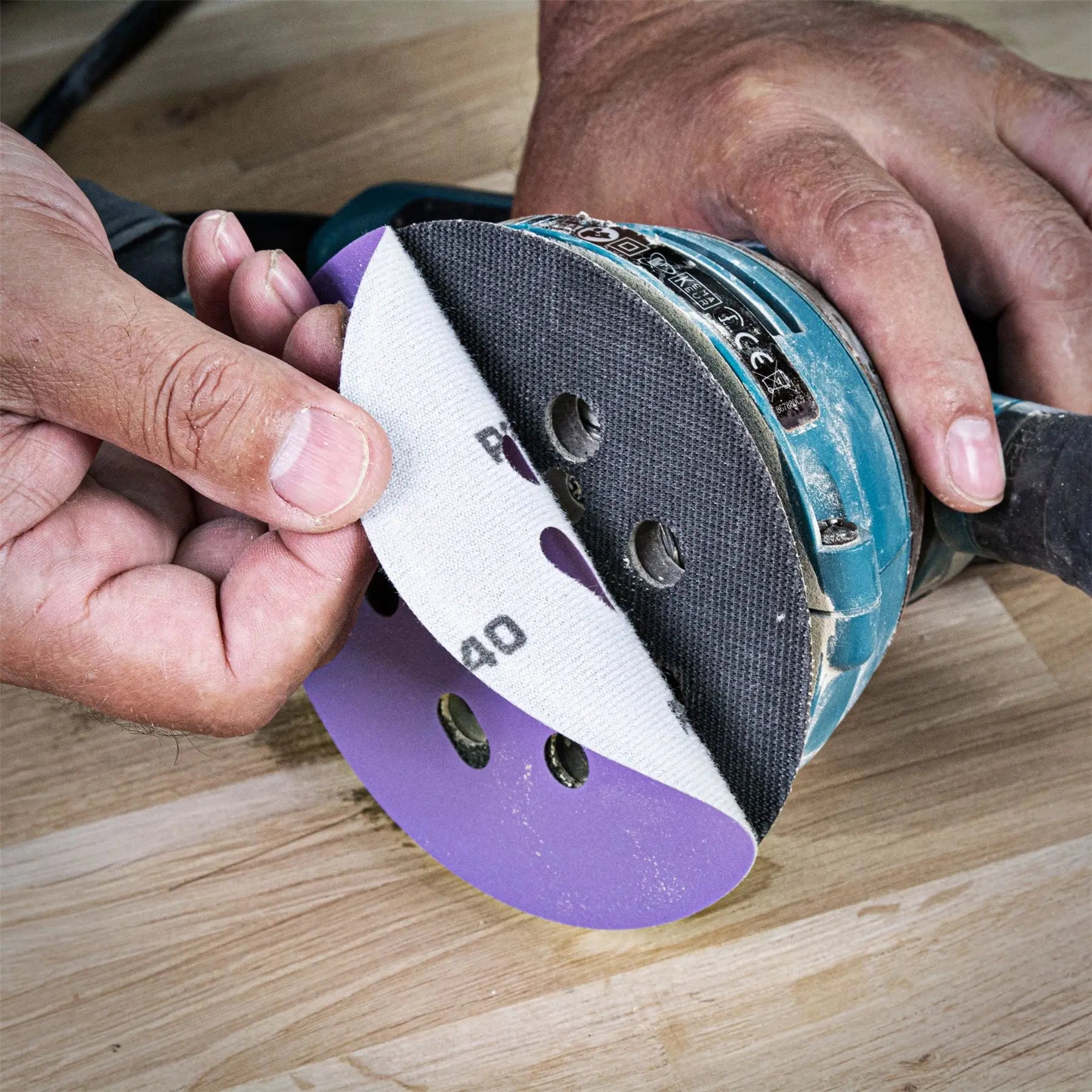 Trend Aluminium Oxide Random Orbital Sanding Disc 120 Grit 125mm 50Pc AB/125/120A/B White Rose Tools