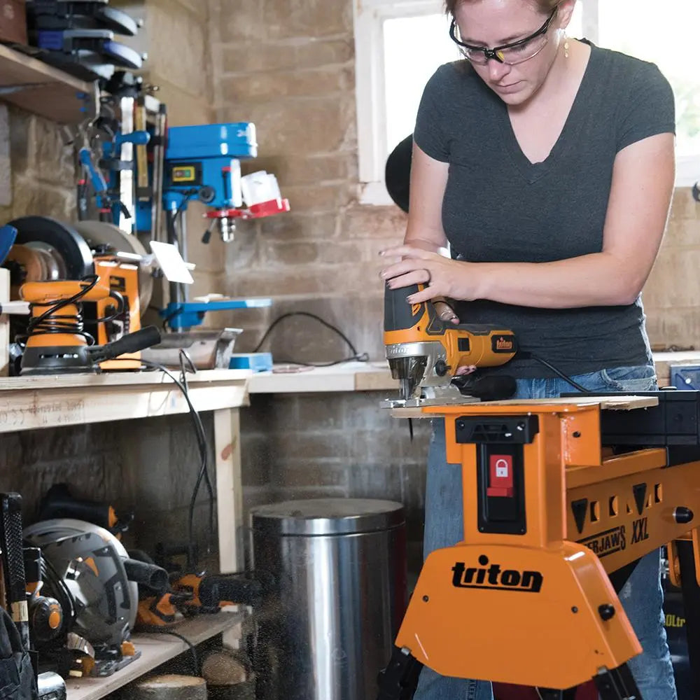 Triton 750W Pendulum Action Jigsaw TJS001 865886  White Rose Tools